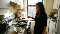 Ako pripraviť rybu bez toho, aby sa zápach šíril po celom byte: trik s bobkovým listom